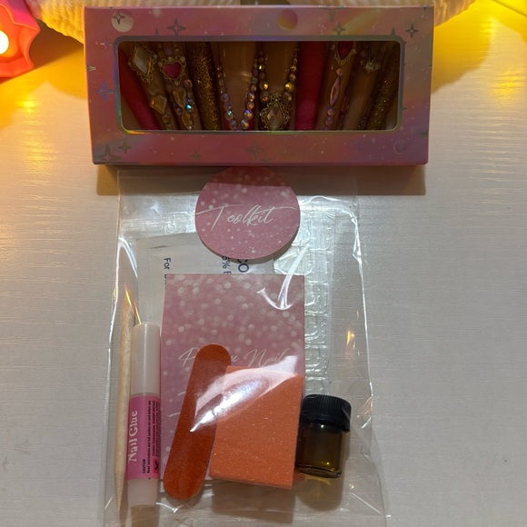 Handmade Press on nails - Picture 4 of 6